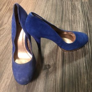 Statement blue heels